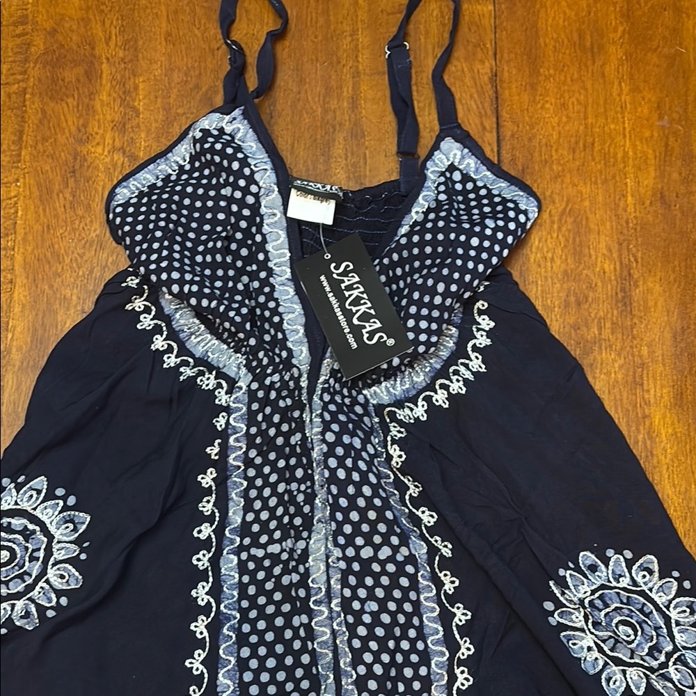 Sakkas Black and White Embroidered Top